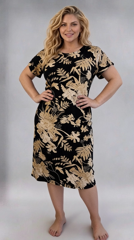 Φόρεμα μαύρο καλοκαιρινό - FRW703 | Candiashop Boutique, Ένα εντυπωσιακό φόρεμα που συνδυάζει κομψότητα και άνεση, ιδανικό για γυναίκες με καμπύλες. Το μαύρο φόντο του αναδεικνύει υπέροχα το πλούσιο floral μοτίβο σε αποχρώσεις μπεζ και χρυσοκάστανου, με μεγάλα άνθη και τροπικά φύλλα που καλύπτουν ολόκληρη την επιφάνεια του υφάσματος, δημιουργώντας ένα γοητευτικό αποτέλεσμα. Το φόρεμα διαθέτει κοντά μανίκια, στρογγυλή λαιμόκοψη και γραμμή που πέφτει κομψά στο σώμα, προσφέροντας άνετη εφαρμογή χωρίς να περιορίζει τις κινήσεις. Το μήκος του φτάνει κάτω από το γόνατο, χαρίζοντας μια εκλεπτυσμένη σιλουέτα που κολακεύει κάθε σωματότυπο. Μπορεί να φορεθεί σε καλοκαιρινές εξόδους, επαγγελματικά γεύματα ή οικογενειακές συγκεντρώσεις. Συνδυάζεται τέλεια με λευκές γόβες για ένα πολυτελές αποτέλεσμα, όπως φαίνεται και στη φωτογραφία, ή με σανδάλια για πιο casual εμφάνιση. Ένα φόρεμα που αποπνέει αυτοπεποίθηση και στυλ για κάθε γυναίκα.