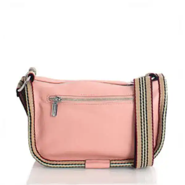 Γυναικεία τσάντα χιαστί ροζ | Candiashop Boutique, Γυναικεία τσάντα χιαστί ροζ, από τεχνόδερμα. Κλείνει με φερμουάρ, διαθέτει ρυθμιζόμενο λουράκι για να μπορεί να φορεθεί και ως τσάντα ώμου.