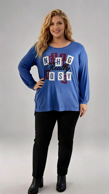 Plus size γαλάζια μπλούζα με statement print και άνετη γραμμή. Δώσε μοντέρνο ύφος στις casual εμφανίσεις σου με αυτή τη statement μπλούζα! Σε όμορφο γαλάζιο χρώμα, διαθέτει εντυπωσιακό print \u0022nothing really to say\u0022 που προσθέτει μια trendy πινελιά. Η χαλαρή εφαρμογή, τα μακριά μανίκια και η στρογγυλή λαιμόκοψη εξασφαλίζουν άνεση όλη μέρα. Ιδανική για χαλαρές εξόδους, φοριέται τέλεια με τζιν ή κολάν για ένα άνετο και stylish look!