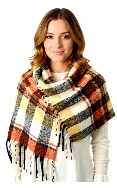 Χειμωνιάτικη γυναικεία πασμίνα καφέ μάλλινη, πλεκτή, ζεστή, ελαφριά και πολύ ιδιαίτερη. Ένα απαραίτητο αξεσουάρ μόδας για τη χειμωνιάτικη γκαρνταρόμπα σας για να σας κρατήσει ζεστή το χειμώνα.