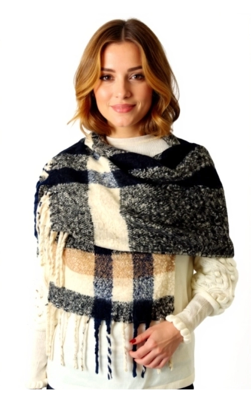 Χειμωνιάτικη γυναικεία πασμίνα μαύρη κρεμ λευκή από μαλλί, ζεστή, ελαφριά και πολύ ιδιαίτερη. Ένα απαραίτητο αξεσουάρ μόδας για τη χειμωνιάτικη γκαρνταρόμπα σας για να σας κρατήσει ζεστή το χειμώνα.