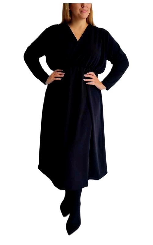 Αυτό το κομψό φόρεμα σε βαθύ μαύρο χρώμα αποτελεί την ιδανική προσθήκη στη χειμερινή γκαρνταρόμπα σας. Με τον διαχρονικό σχεδιασμό του και το κρουαζέ ντεκολτέ σε σχήμα V, προσφέρει μια κολακευτική γραμμή που αναδεικνύει τη σιλουέτα. Το φόρεμα διαθέτει μακριά μανίκια για επιπλέον ζεστασιά κατά τους κρύους μήνες, ενώ η ελαστική μέση δημιουργεί έναν θηλυκό τόνο και άνετη εφαρμογή. Η φαρδιά γραμμή της φούστας χαρίζει άνεση στην κίνηση και προσφέρει μια κομψή εμφάνιση που μπορεί να φορεθεί τόσο στο γραφείο όσο και σε βραδινές εξόδους. Συνδυάστε το με ψηλές μπότες για ένα ολοκληρωμένο χειμωνιάτικο σύνολο ή με κομψά αξεσουάρ για πιο επίσημες περιστάσεις. Το μαλακό ύφασμα εξασφαλίζει άνεση καθ\u0027 όλη τη διάρκεια της ημέρας, ενώ η απλή αλλά κομψή σχεδίαση το καθιστά ευέλικτο κομμάτι για πολλαπλούς συνδυασμούς. Ιδανικό για γυναίκες που αναζητούν έναν συνδυασμό κομψότητας και πρακτικότητας στο καθημερινό τους ντύσιμο.