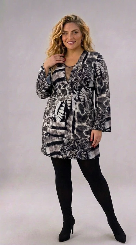 Plus size φόρεμα animal print σατέν εμπριμέ μίνι βραδινό με καμπάνα μανίκια. Κατάλληλο να φορεθεί όλες τις εποχές του χρόνου, ιδανικό για ξεχωριστές chic εμφανίσεις!