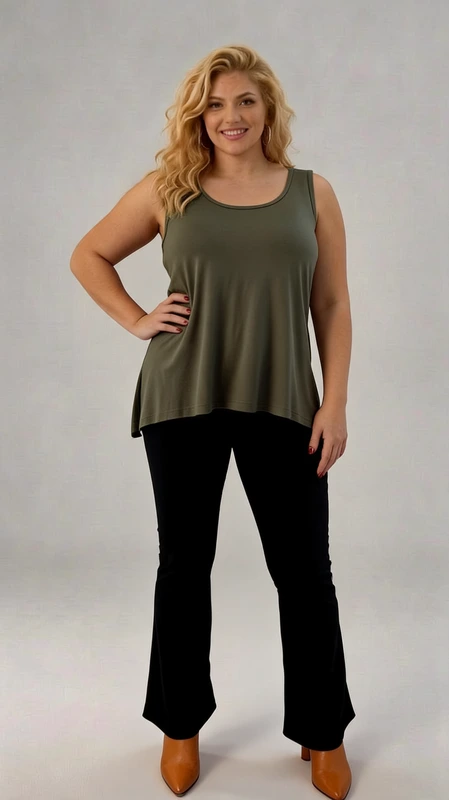 Το plus size lingerie top χακί είναι ιδανικό μεσοφόρι για όλες τις εποχές του χρόνου. Από βισκόζη ελαστική και cotton. Διάλεξε το αγαπημένο σου χρώμα και φώτισε το σκούρο κοστούμι σου!