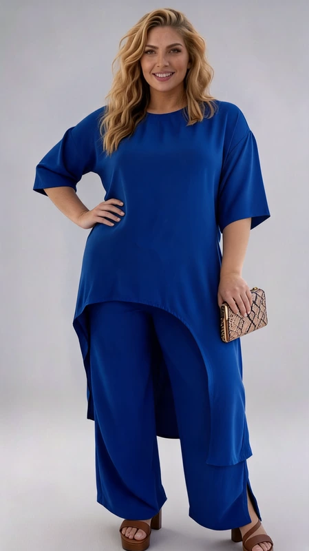 Plus size set γυναικείο, ελαστικό, με ασύμμετρη μπλε γυναικεία μπλούζα και παντελόνα.