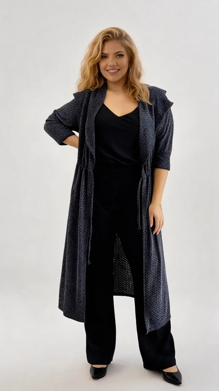 Plus size ζακέτα γυναικεία μπλε μάλλινη μακριά μεσάτη. Ιδανικός συνδυασμός με τζιν ψηλόμεση παντελόνα.