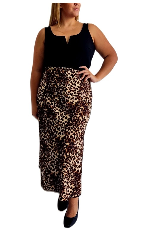 Αυτή η εντυπωσιακή φούστα συνδυάζει κομψότητα και τολμηρό στυλ για γυναίκες που αγαπούν τις ξεχωριστές εμφανίσεις. Το ζωηρό λεοπάρ μοτίβο σε αποχρώσεις μπεζ, καφέ και μαύρου, εντυπωσιάζει, προσφέροντας μια εξωτική πινελιά στο σύνολο. Η φαρδιά γραμμή της φούστας εξασφαλίζει άνεση και κολακεύει όλους τους σωματότυπους, ενώ το ψηλόμεσο σχέδιο τονίζει τη σιλουέτα με τον πιο κολακευτικό τρόπο. Ιδανική για βραδινές εξόδους, επίσημες περιστάσεις ή ακόμα και για το γραφείο όταν συνδυαστεί με ένα κομψό σακάκι. Φορέστε την με ψηλοτάκουνα παπούτσια για μια εμφάνιση που θα τραβήξει όλα τα βλέμματα, ή με κομψά μποτάκια για πιο casual περιστάσεις. Διατίθεται σε διάφορα μεγέθη για να ταιριάζει σε κάθε σωματότυπο.